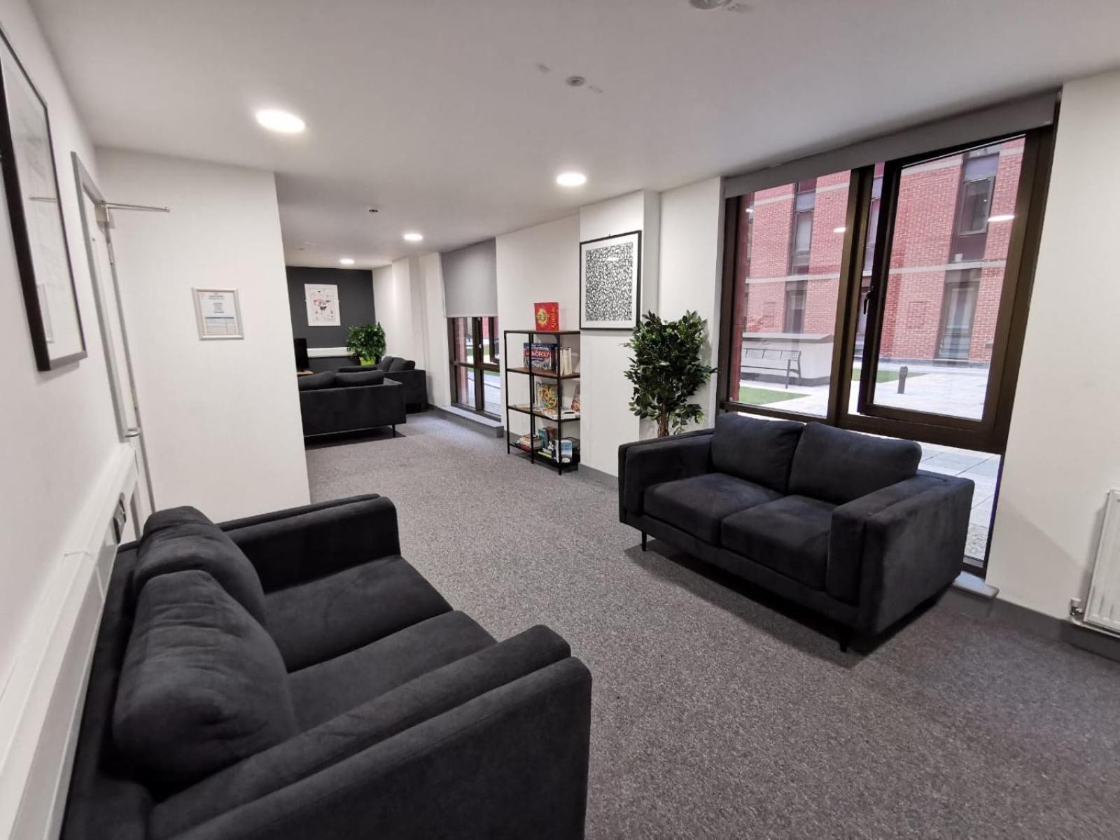 Апартаменты For Students Only At Great Patrick Street Белфаст Экстерьер фото