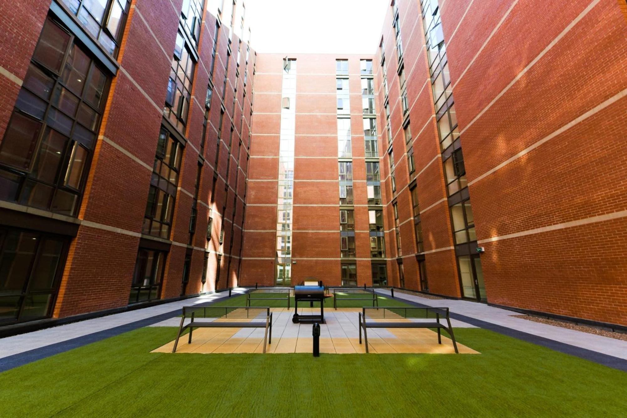 Апартаменты For Students Only At Great Patrick Street Белфаст Экстерьер фото