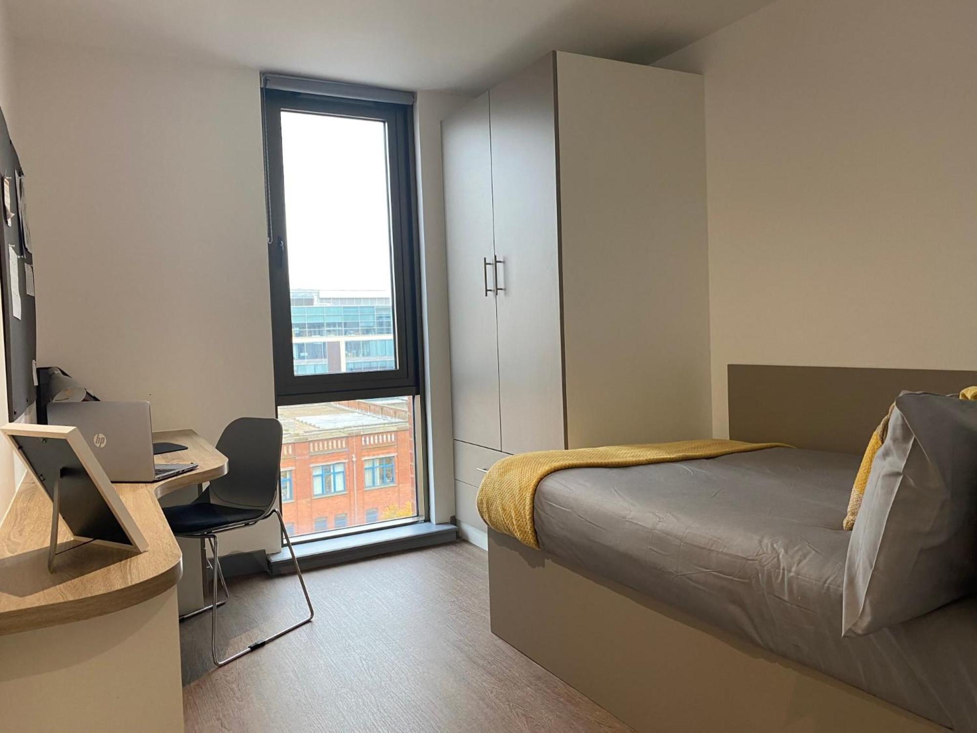 Апартаменты For Students Only At Great Patrick Street Белфаст Экстерьер фото